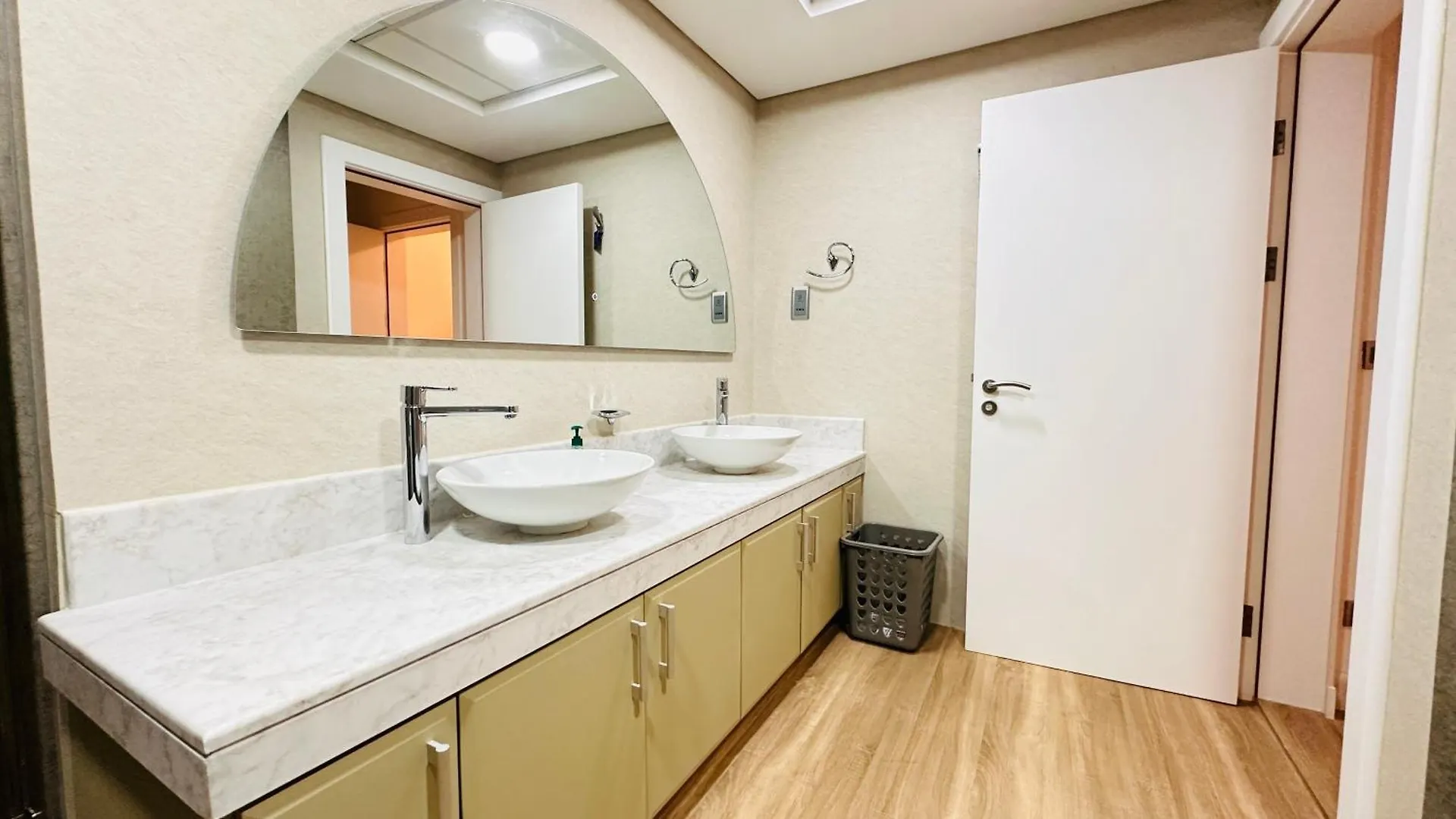 Luxury 3 Bed Apartment At Palm Jumeirah Dubai United Arab Emirates