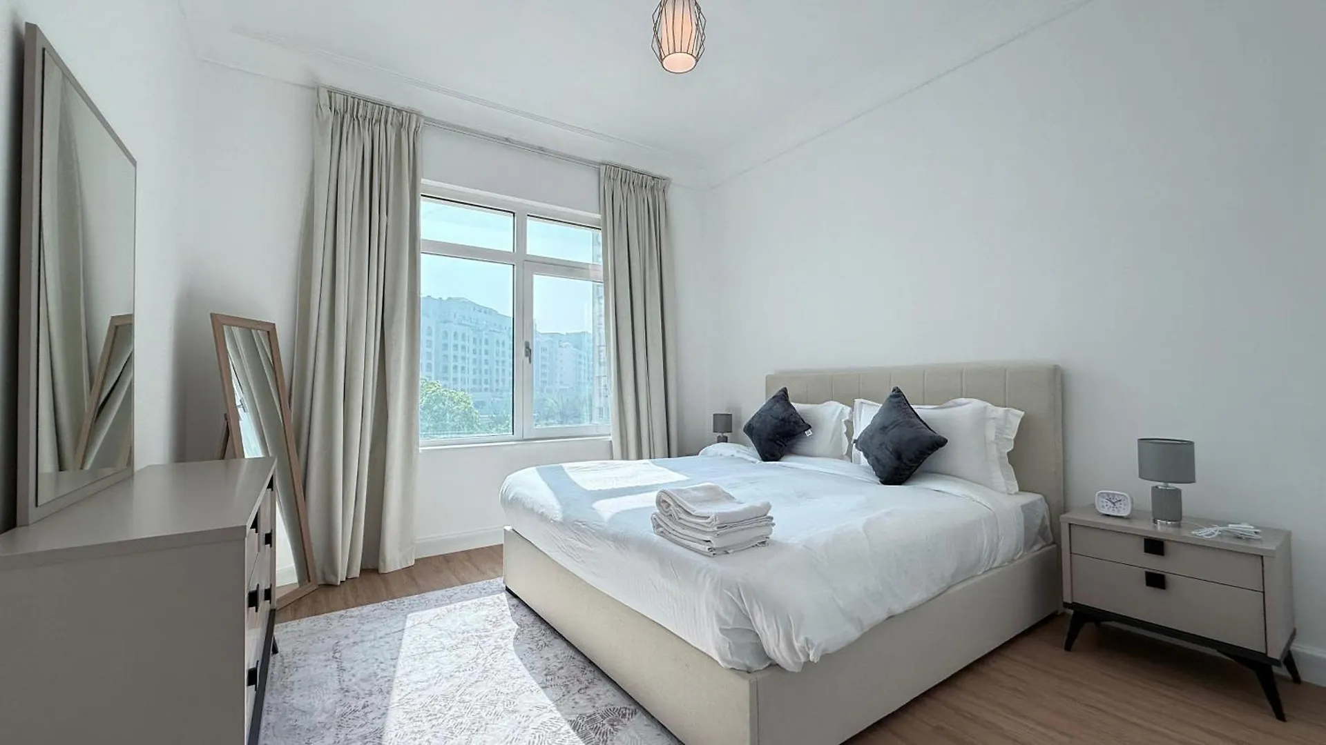 Luxury 3 Bed Apartment At Palm Jumeirah Dubai