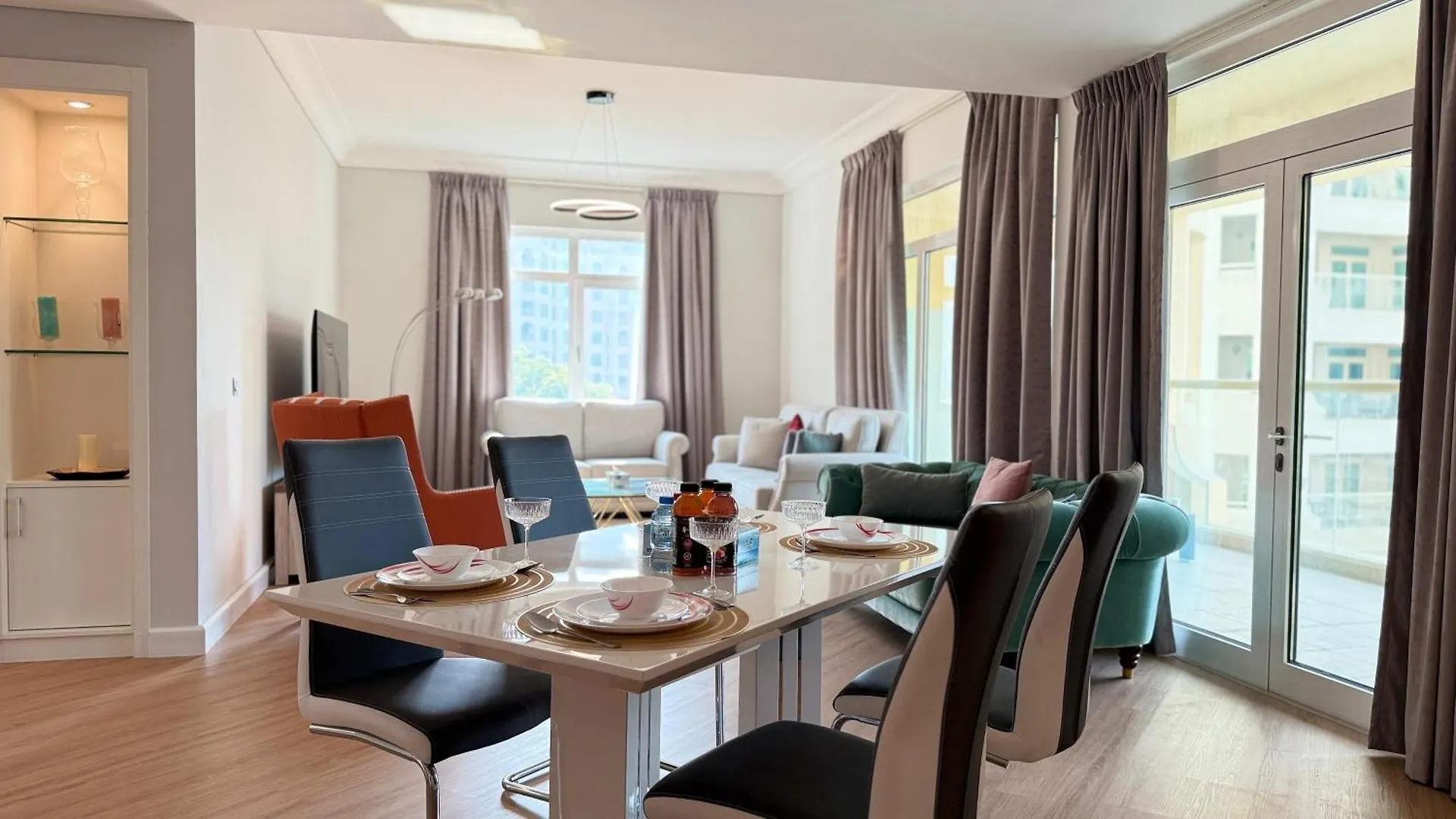 Luxury 3 Bed Apartment At Palm Jumeirah Dubai